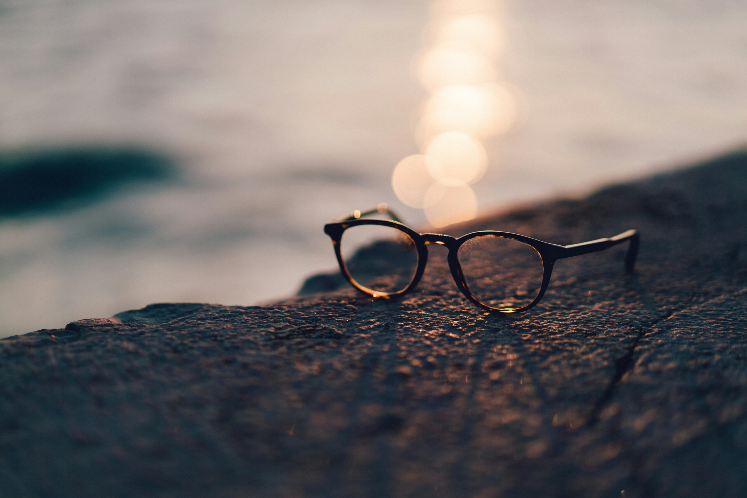 The Evolution of Eyeglasses From Ancient Tools to Modern Fashion